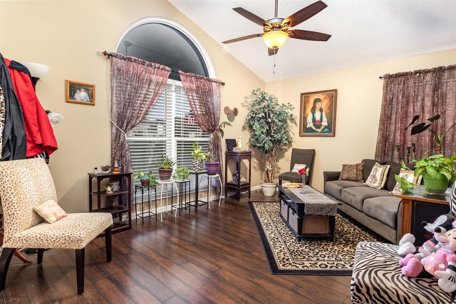 Image 6 of 30 For 2938 Pembridge Street