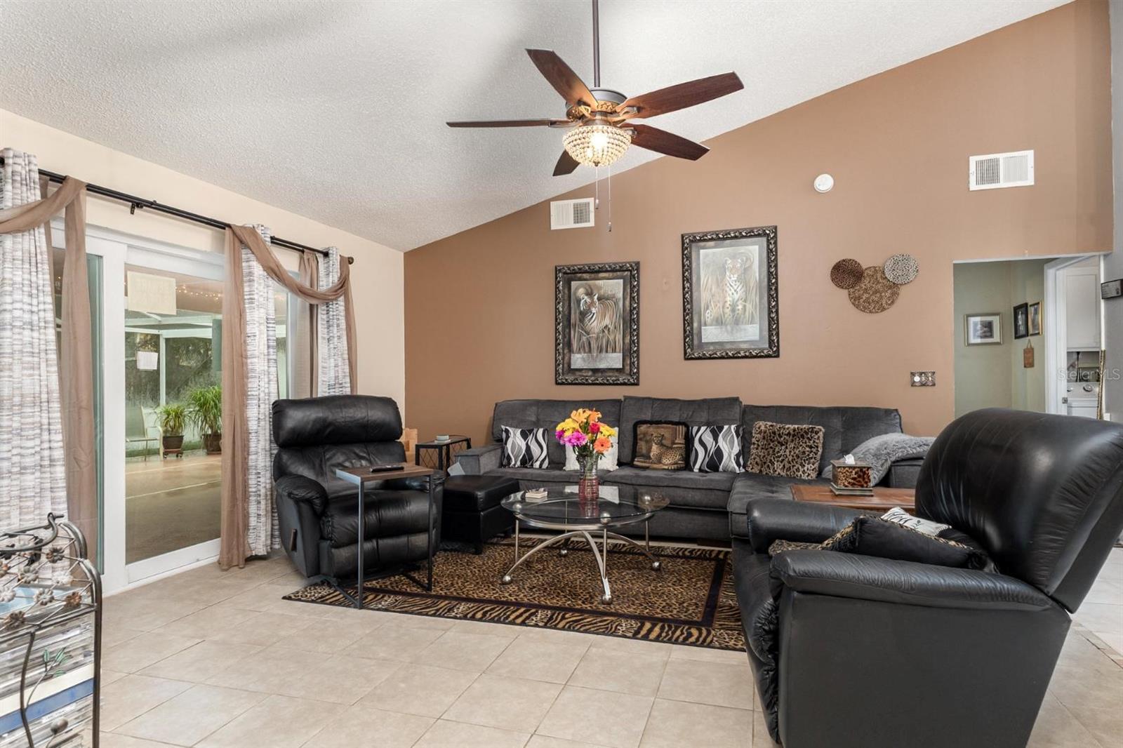 Image 8 of 30 For 2938 Pembridge Street