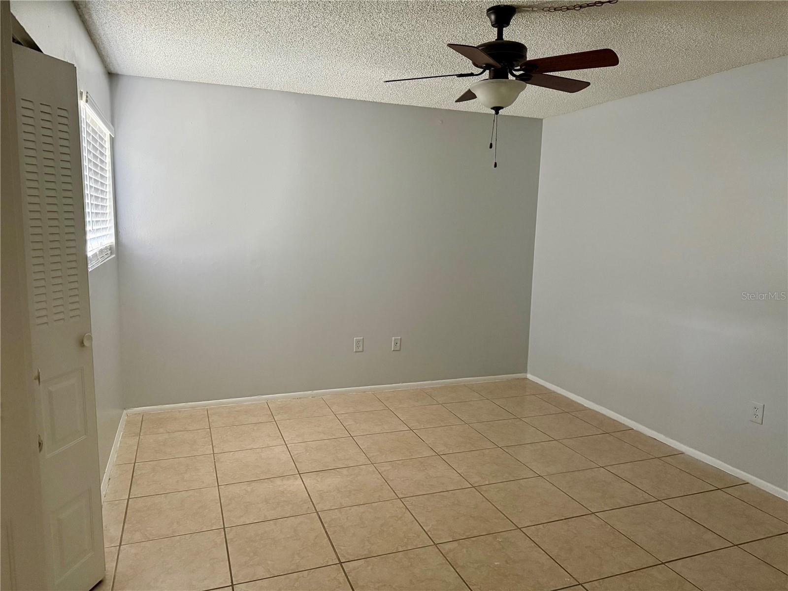 Image 10 of 26 For 910 Lake Destiny Road E