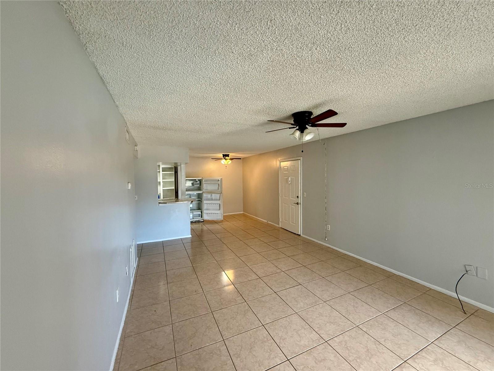 Image 4 of 26 For 910 Lake Destiny Road E