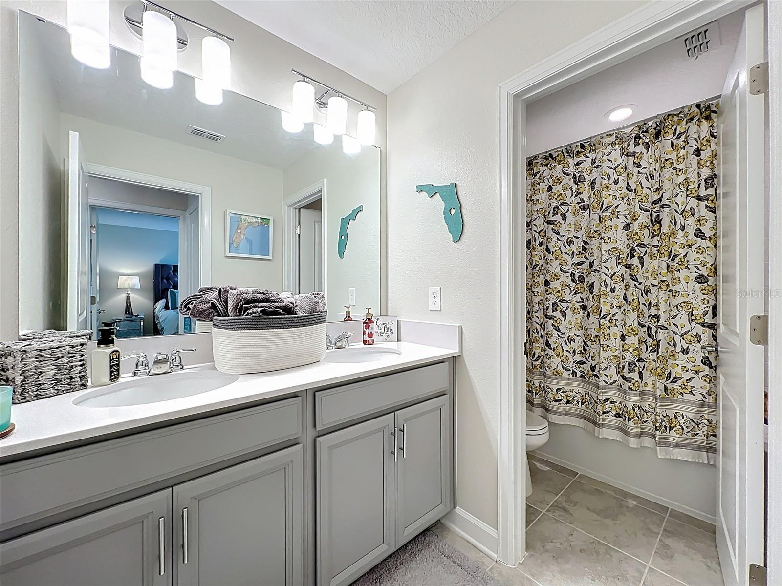 Image 20 of 24 For 16129 Water Spring Boulevard
