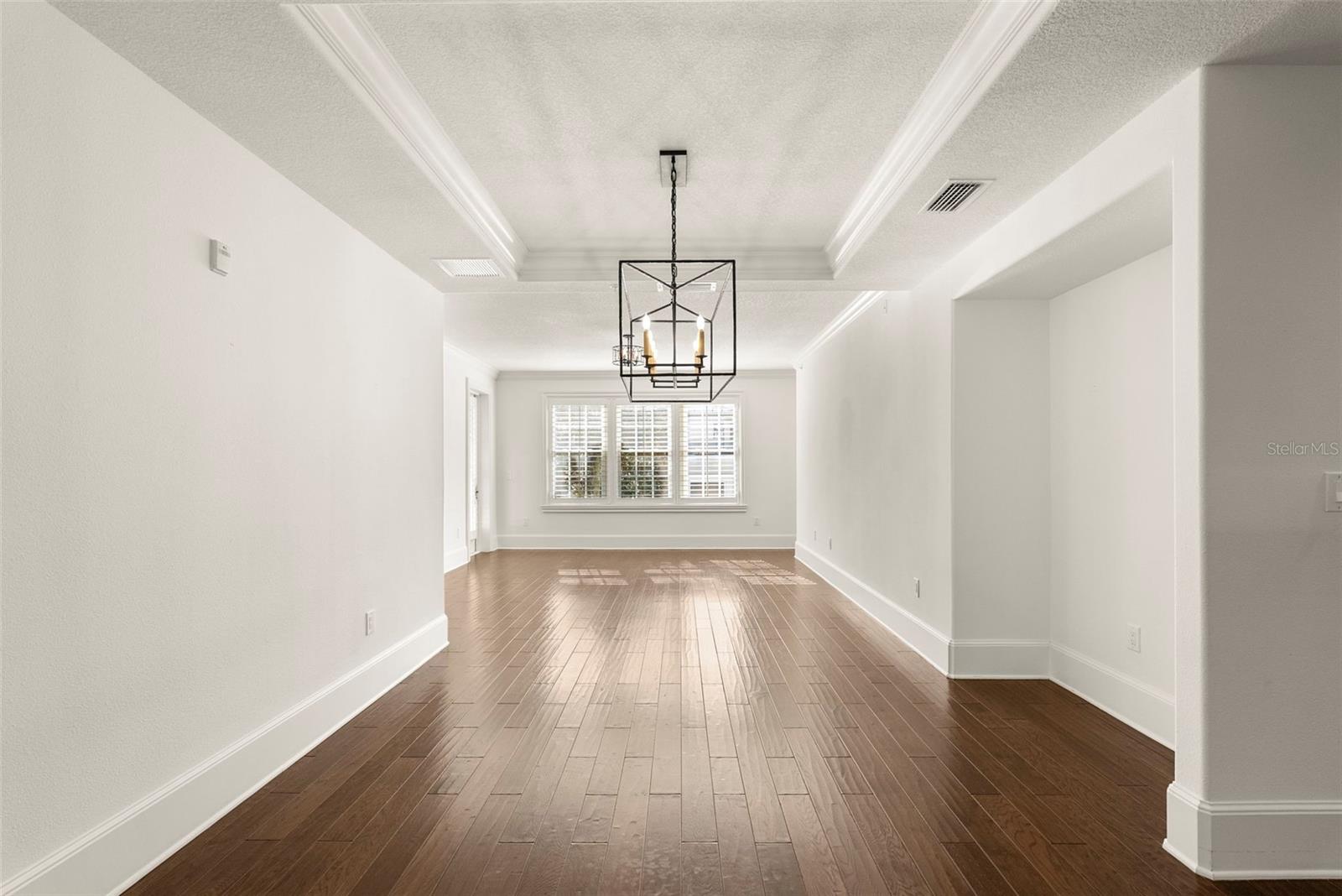 Image 12 of 62 For 315 New England Avenue 7