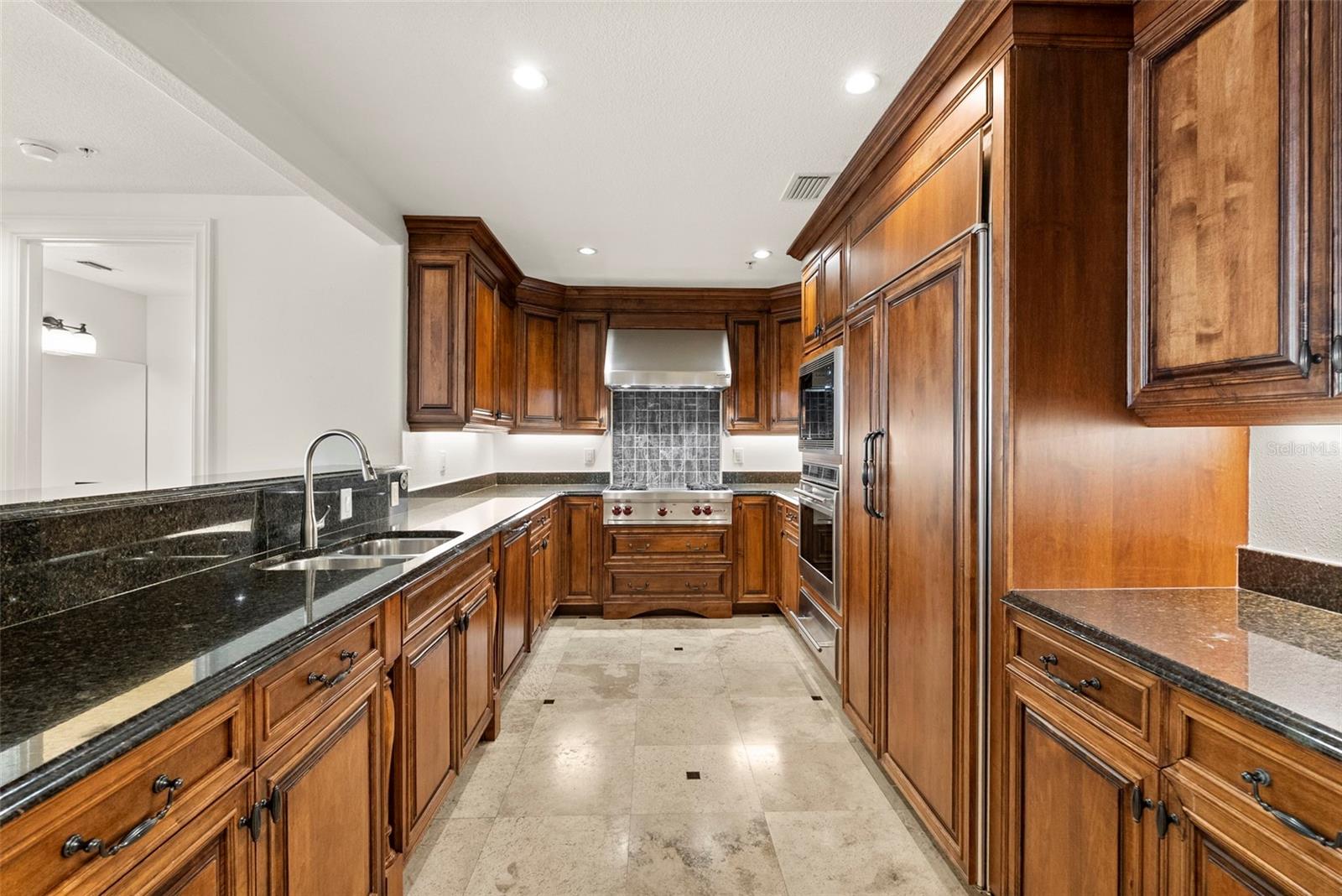 Image 14 of 62 For 315 New England Avenue 7