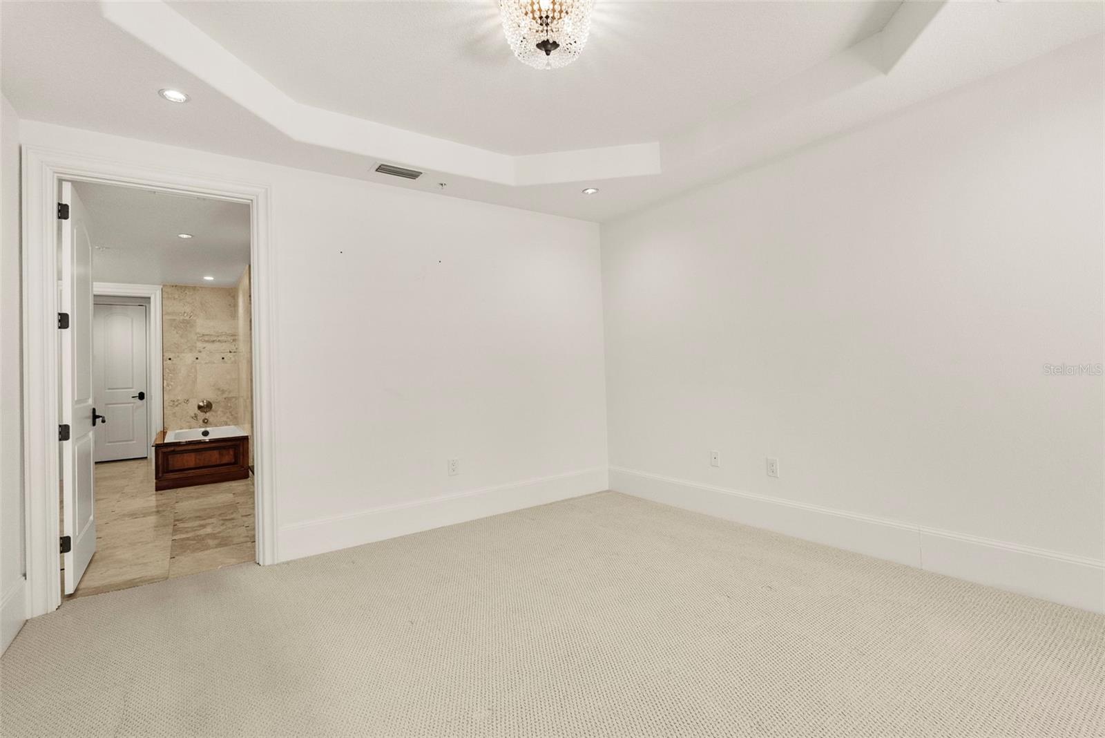 Image 18 of 62 For 315 New England Avenue 7