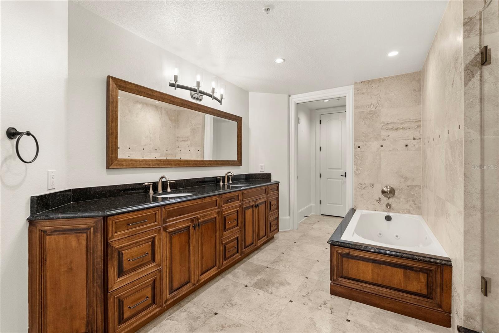 Image 19 of 62 For 315 New England Avenue 7