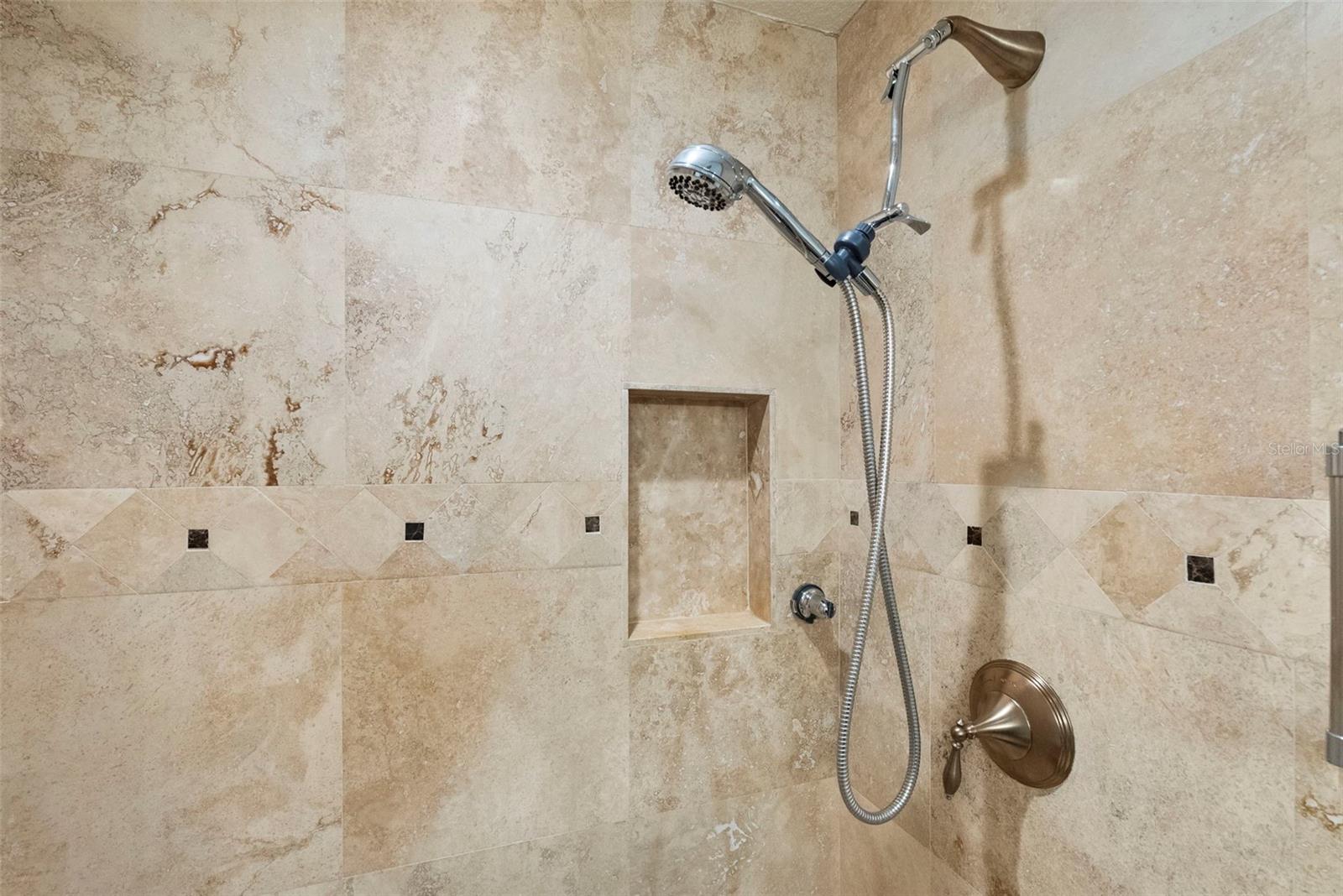 Image 20 of 62 For 315 New England Avenue 7