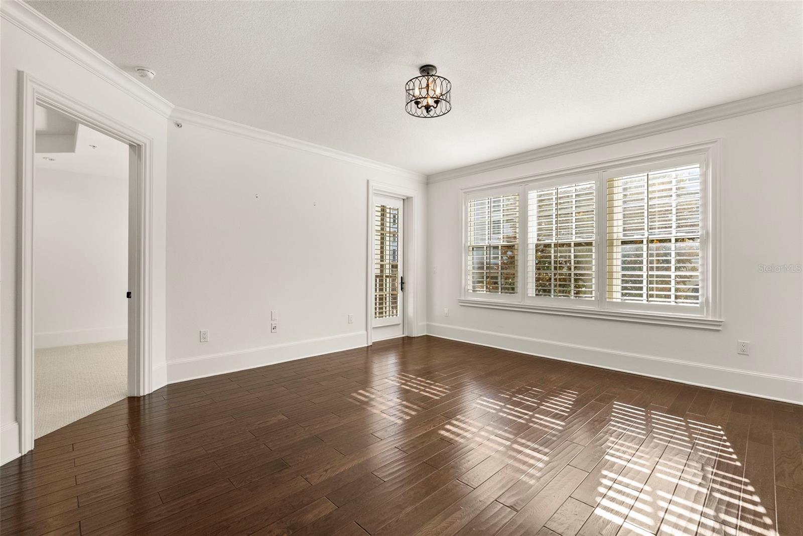 Image 28 of 62 For 315 New England Avenue 7