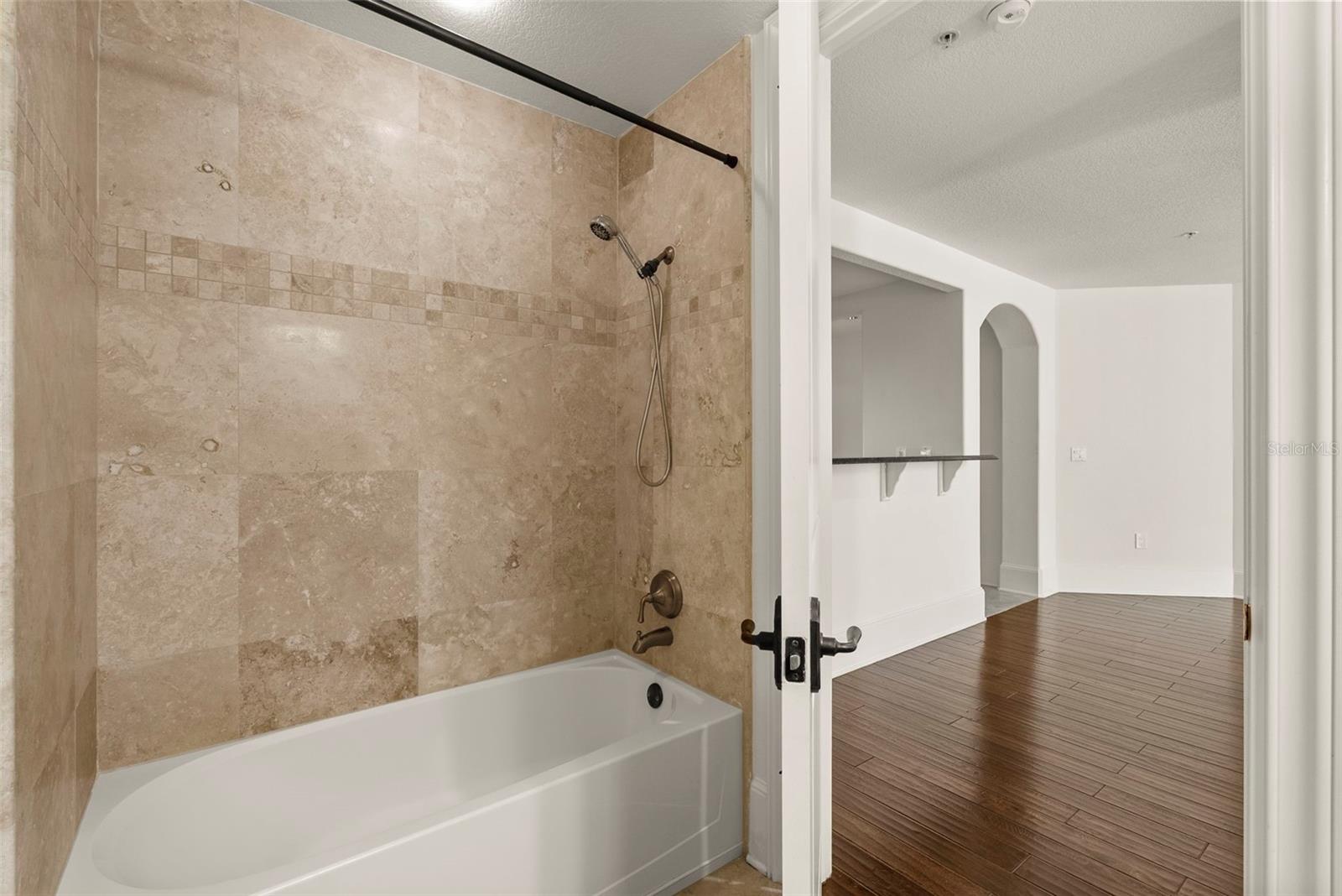 Image 32 of 62 For 315 New England Avenue 7