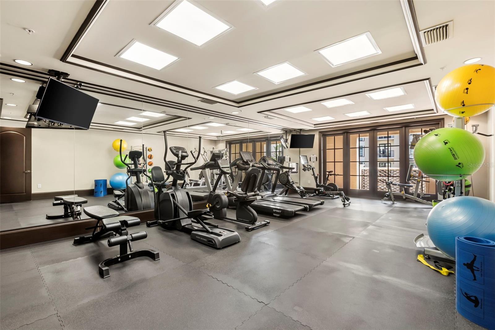 Image 43 of 62 For 315 New England Avenue 7