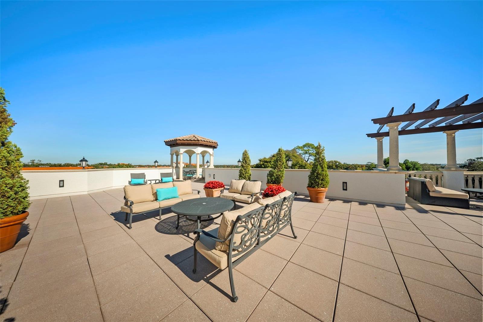 Image 53 of 62 For 315 New England Avenue 7