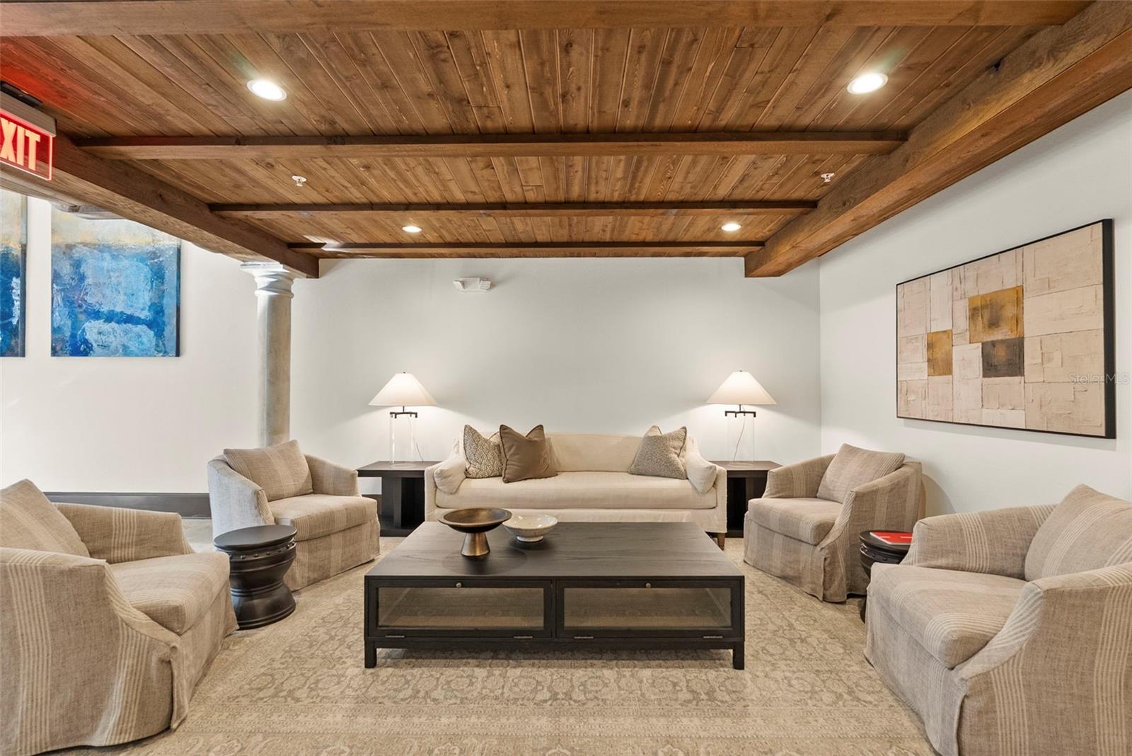 Image 6 of 62 For 315 New England Avenue 7