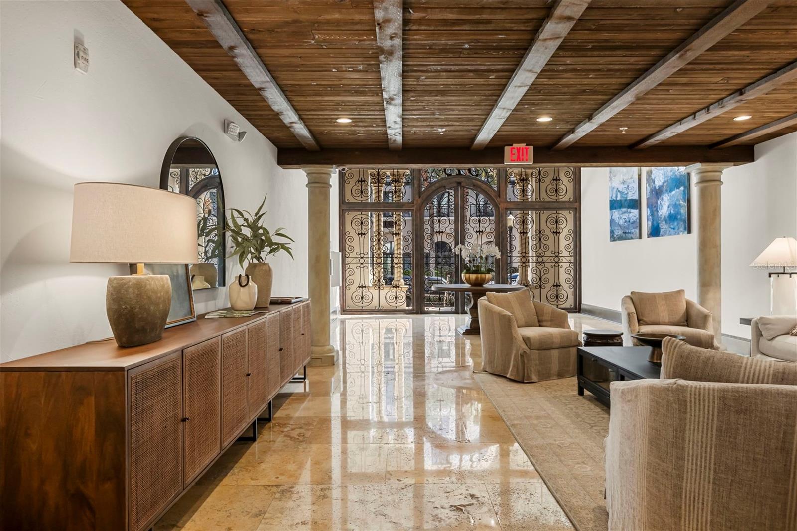 Image 7 of 62 For 315 New England Avenue 7