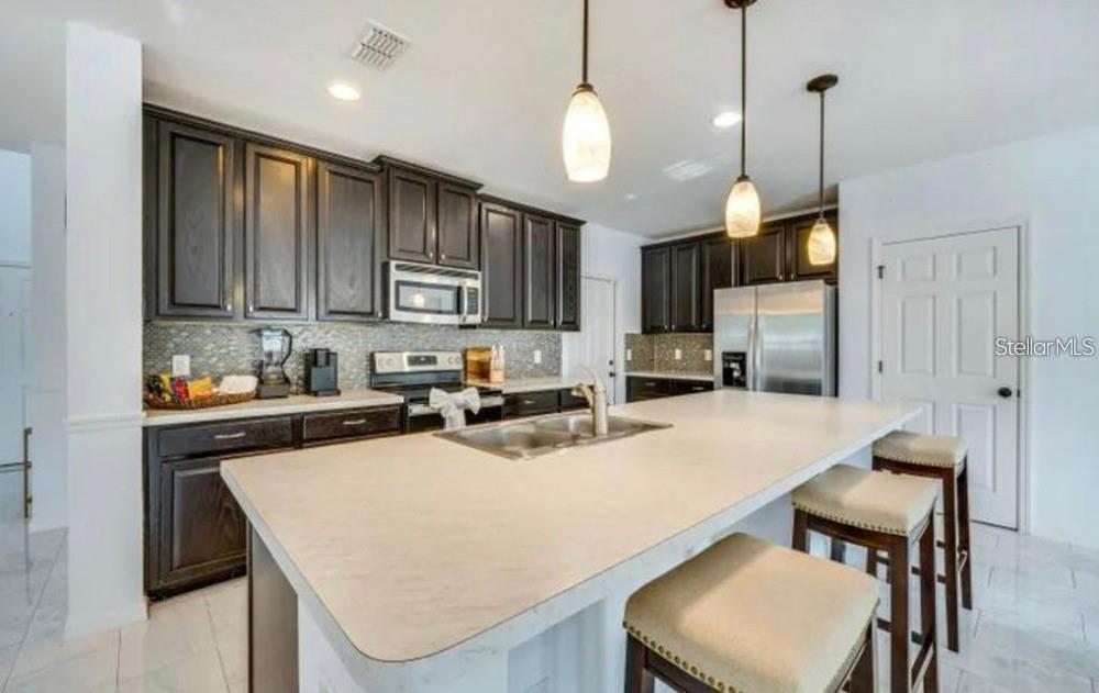 Image 6 of 8 For 375 Granada Boulevard