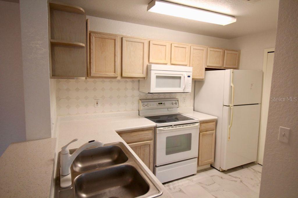 Image 5 of 13 For 8903 Latrec Avenue 3307