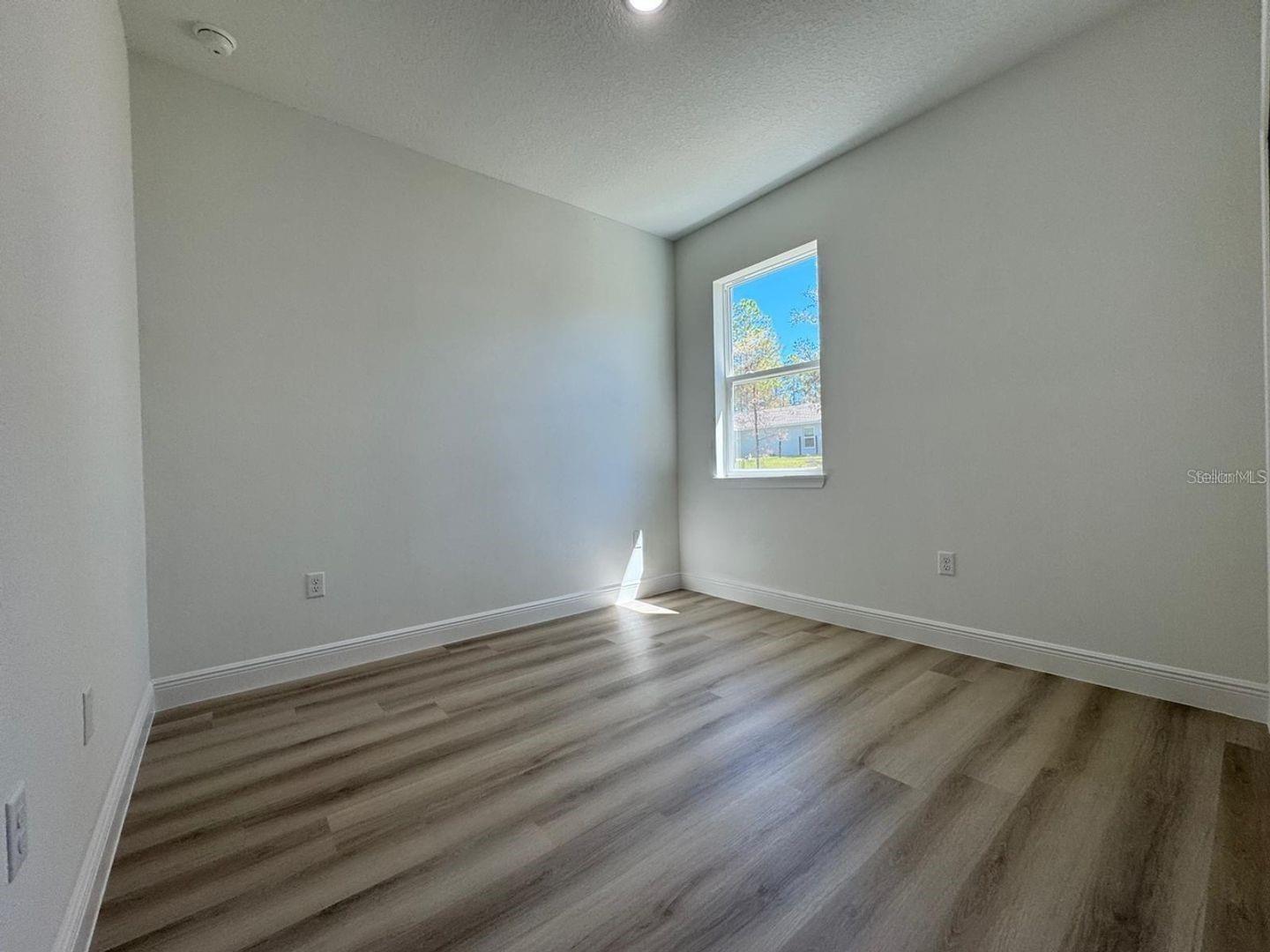 Image 13 of 27 For 7185 Tallwood Drive