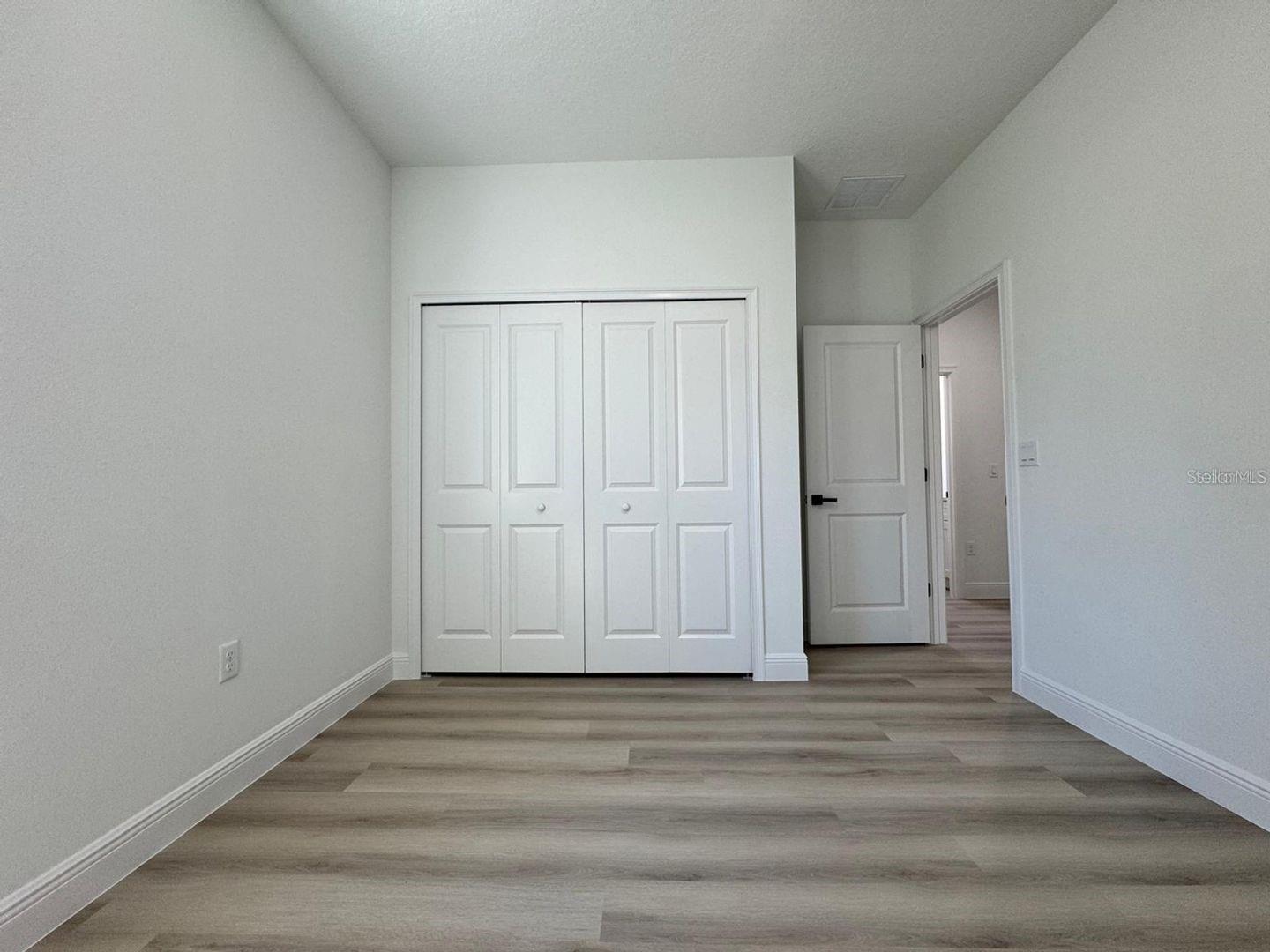 Image 21 of 27 For 7185 Tallwood Drive