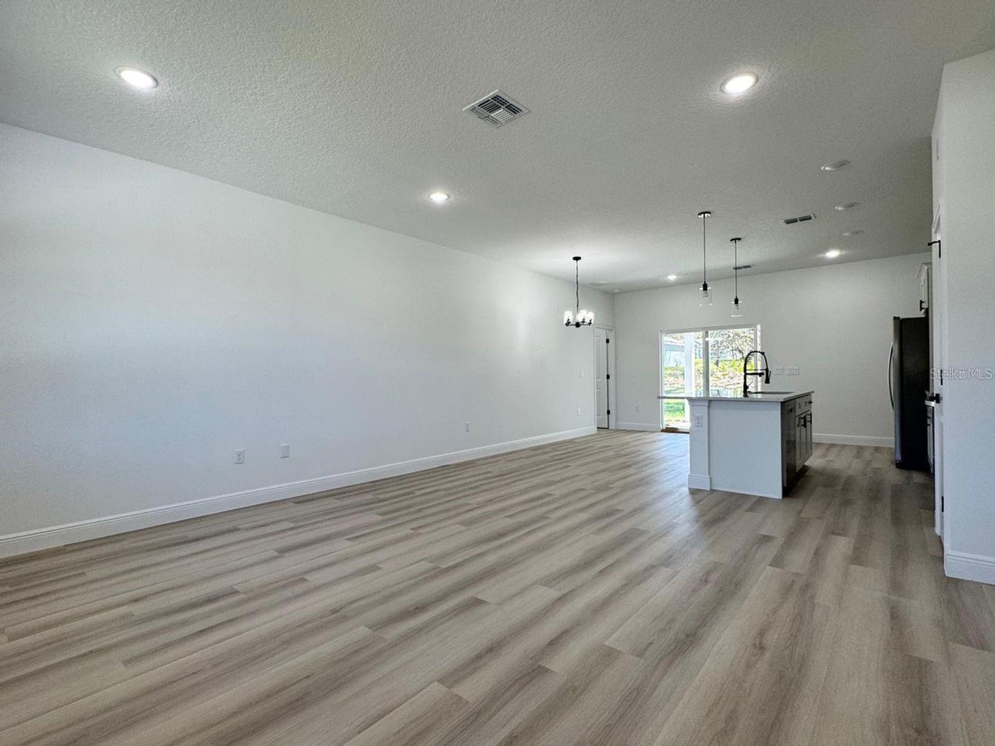 Image 6 of 27 For 7185 Tallwood Drive