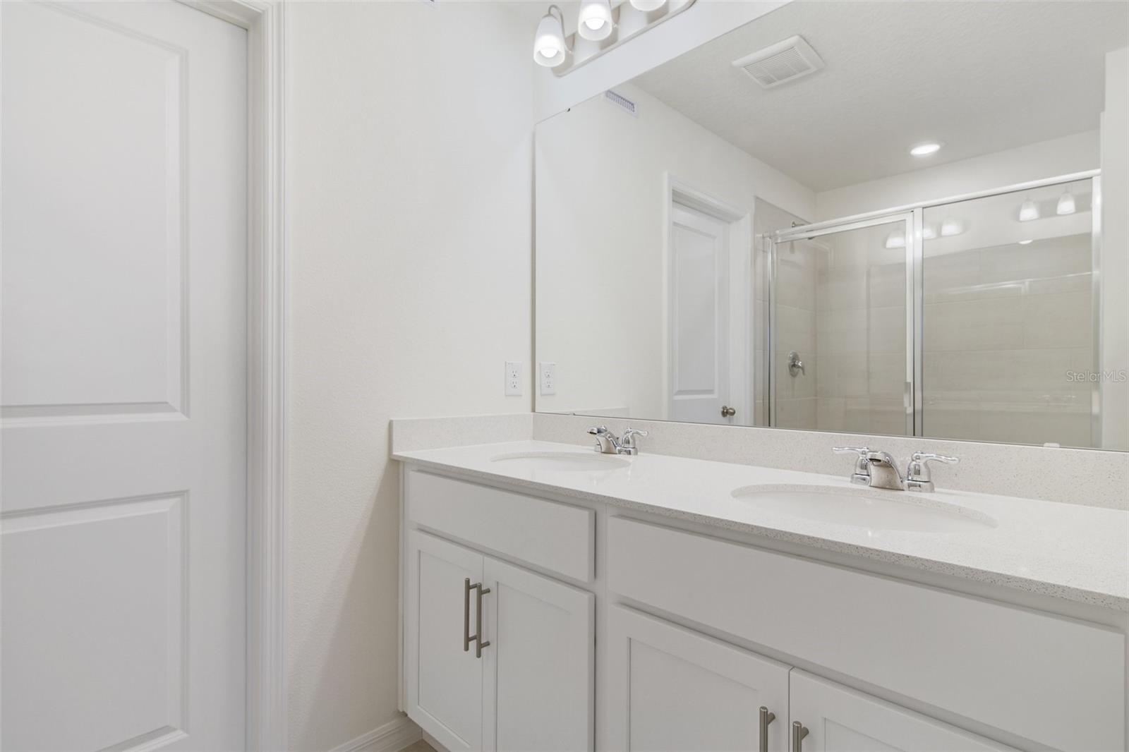 Image 15 of 22 For 1678 Greenleaf Woods Cove