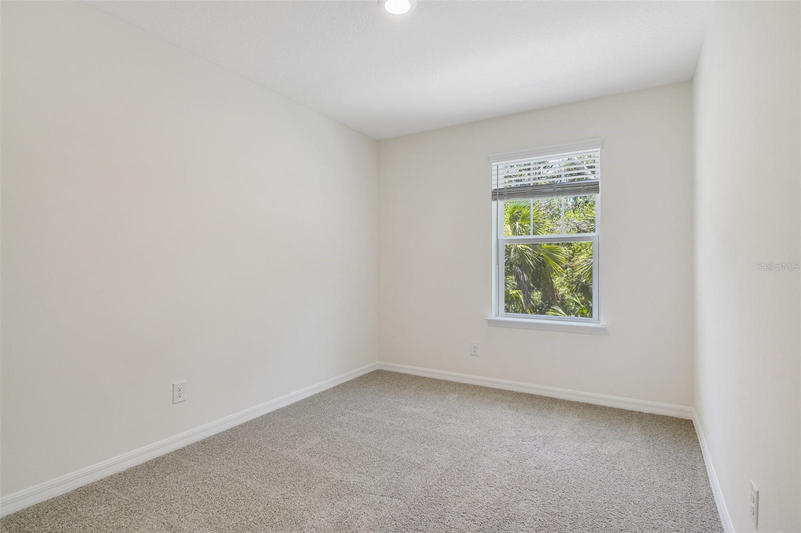Image 18 of 22 For 1678 Greenleaf Woods Cove