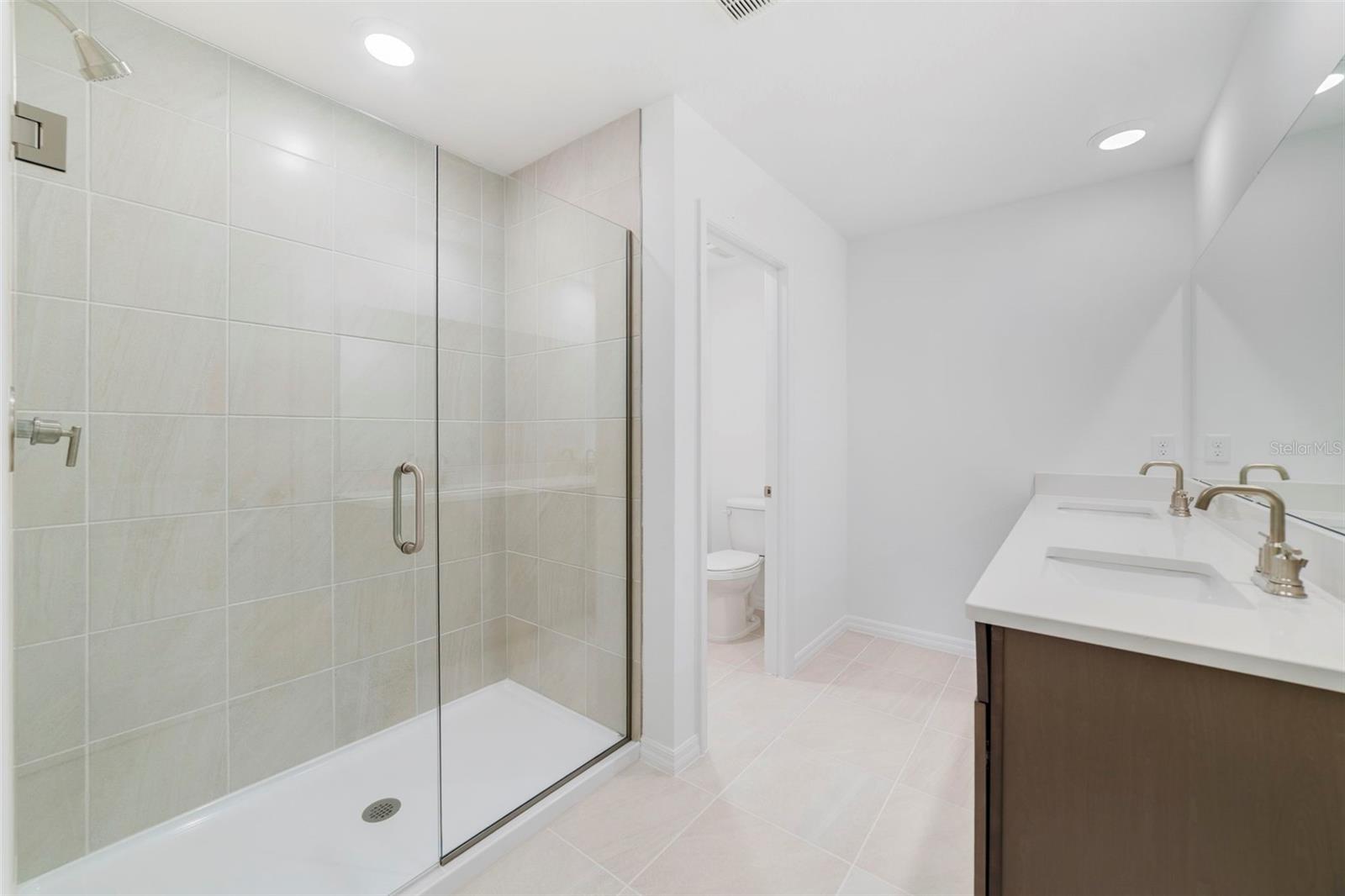 Image 42 of 47 For 1678 Greenleaf Woods Cove