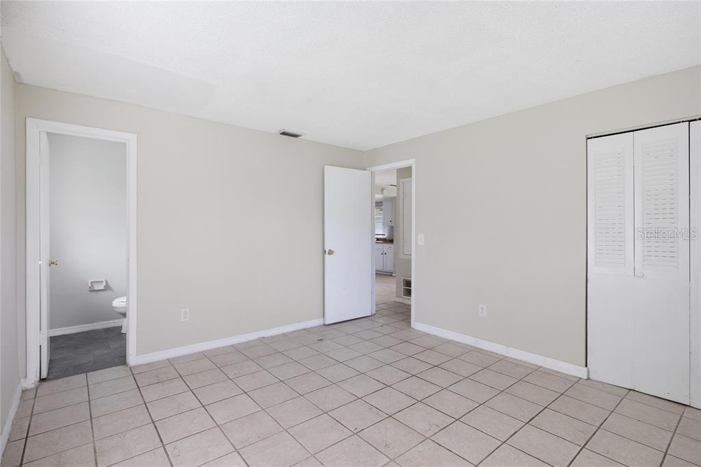 Image 4 of 37 For 4404 35th Avenue