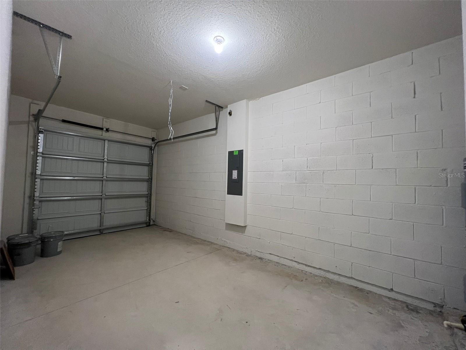 Image 21 of 26 For 1041 Blue Jay Drive