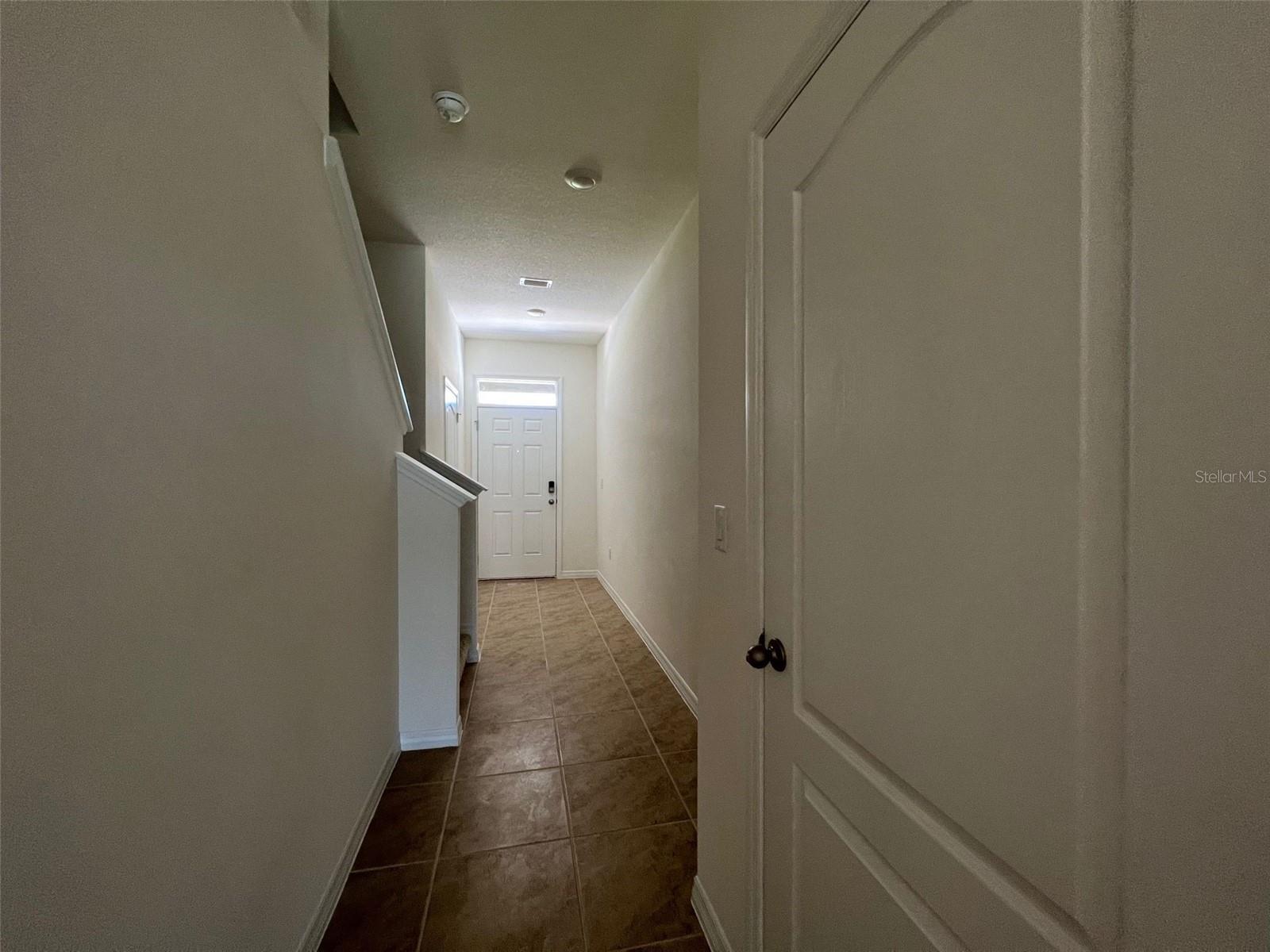 Image 3 of 26 For 1041 Blue Jay Drive