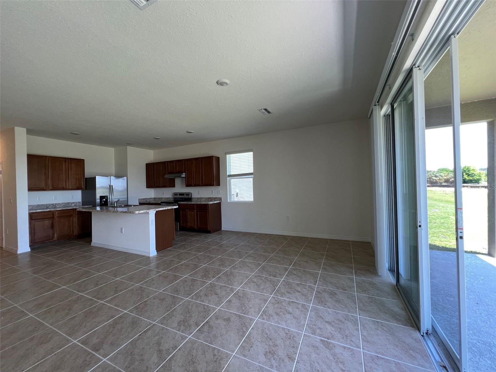 Image 7 of 26 For 1041 Blue Jay Drive