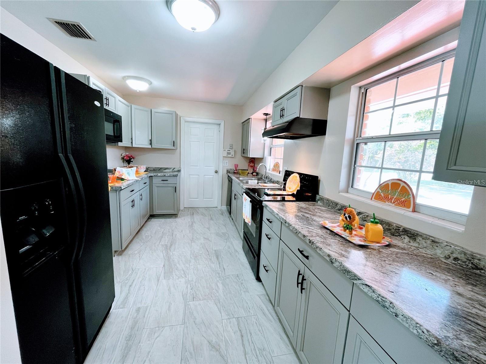 Image 3 of 5 For 1511 Leeway Avenue