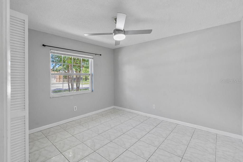 Image 19 of 27 For 668 Riverwoods Circle