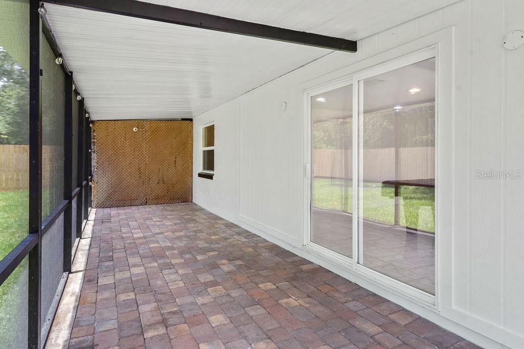 Image 22 of 27 For 668 Riverwoods Circle