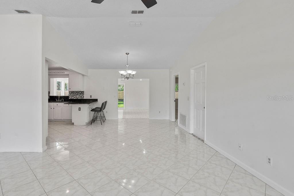 Image 7 of 27 For 668 Riverwoods Circle