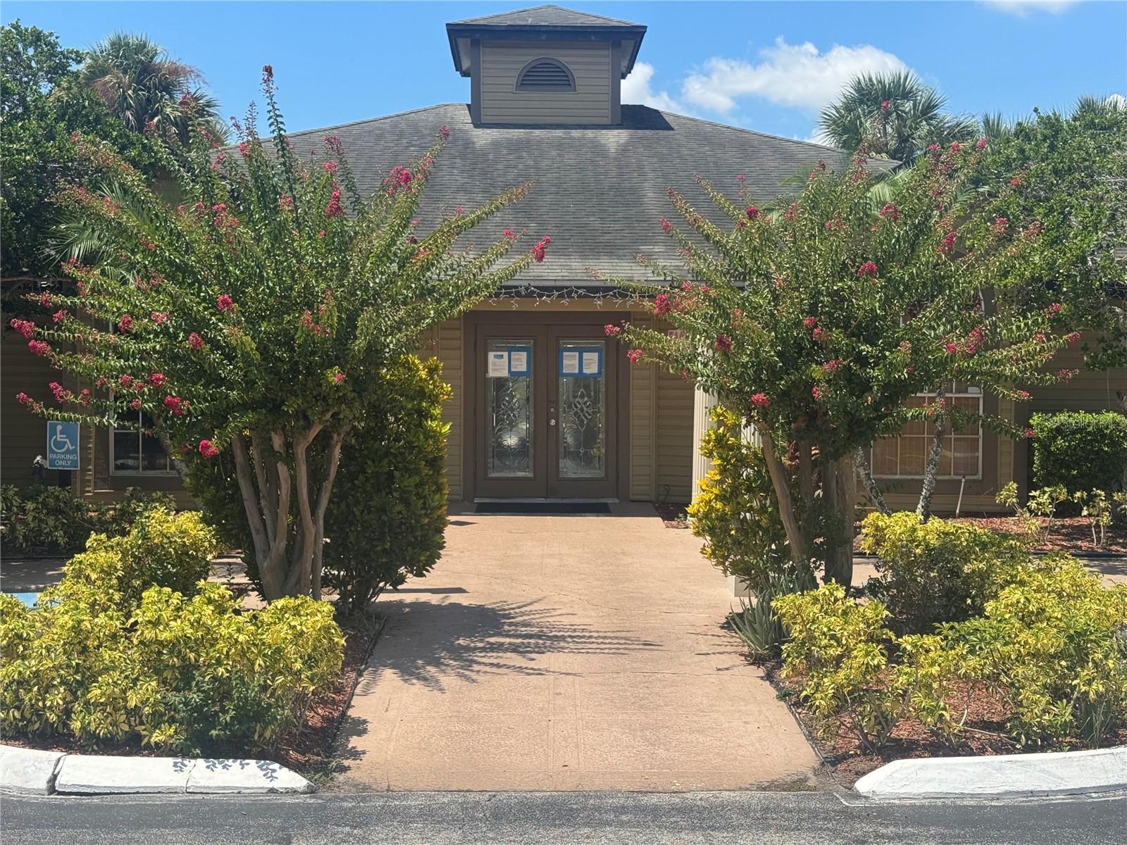 Image 2 of 15 For 1948 Lake Atriums Circle 136