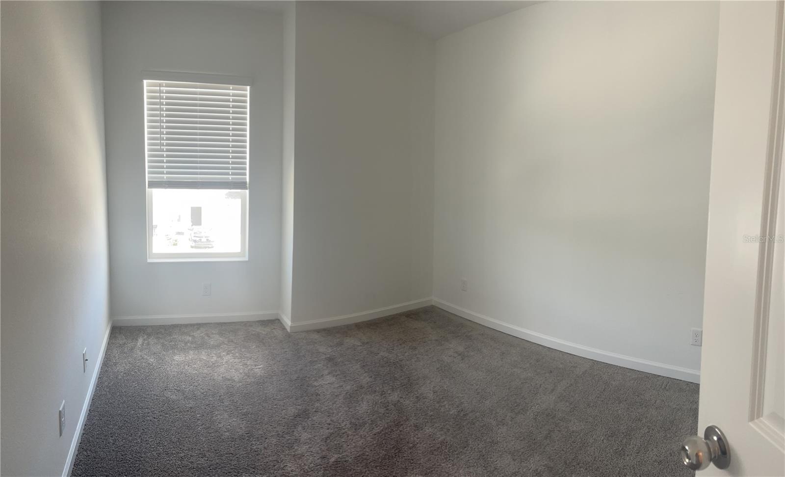 Listing photo id 11 for 2440 Skyline Loop