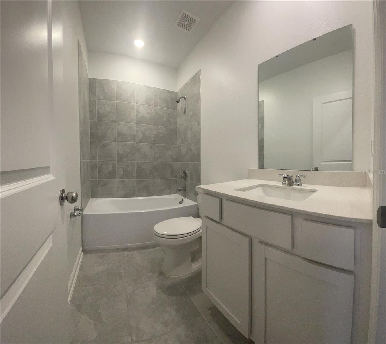 Listing photo id 13 for 2440 Skyline Loop