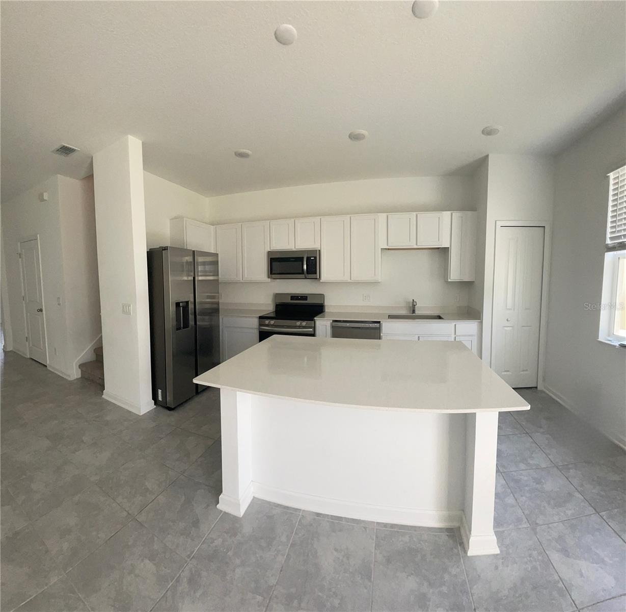 Listing photo id 1 for 2440 Skyline Loop
