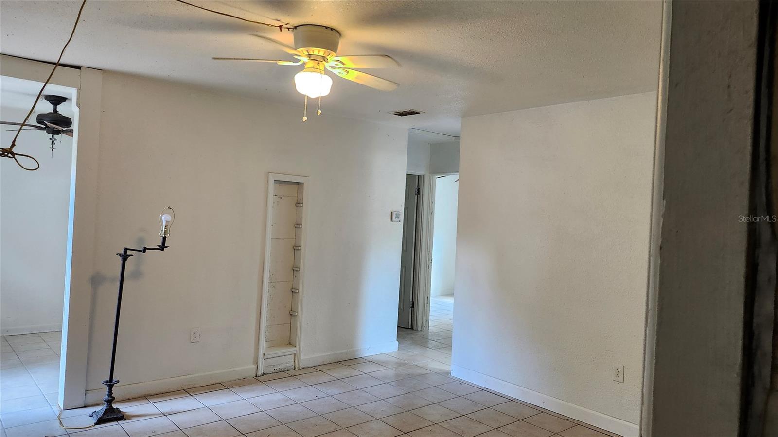 Image 4 of 13 For 1805 Guinyard Way