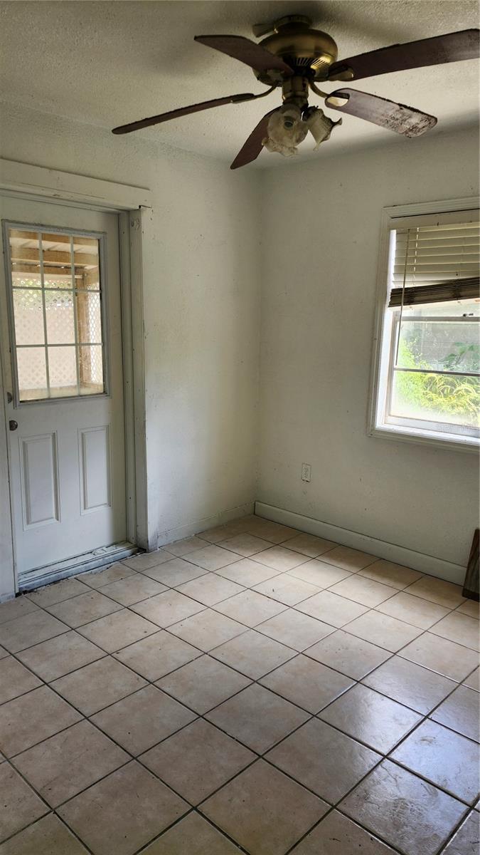 Image 7 of 13 For 1805 Guinyard Way