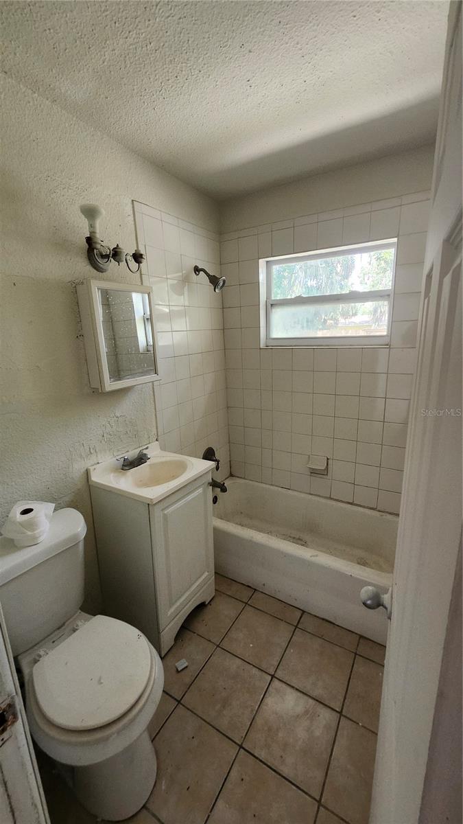 Image 9 of 13 For 1805 Guinyard Way