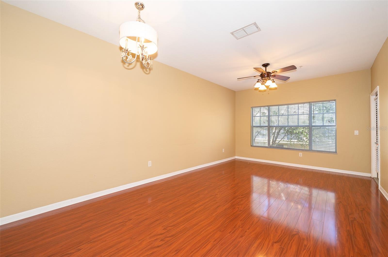 Image 11 of 29 For 2514 Grand Central Parkway 3