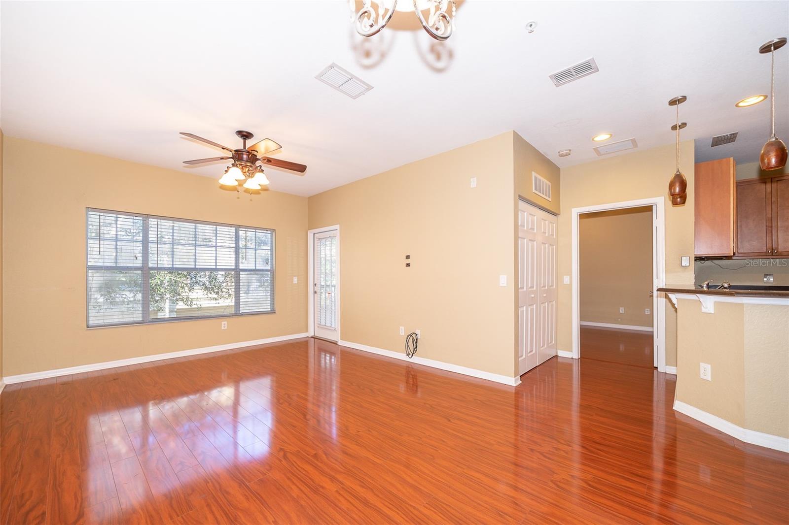 Image 12 of 29 For 2514 Grand Central Parkway 3