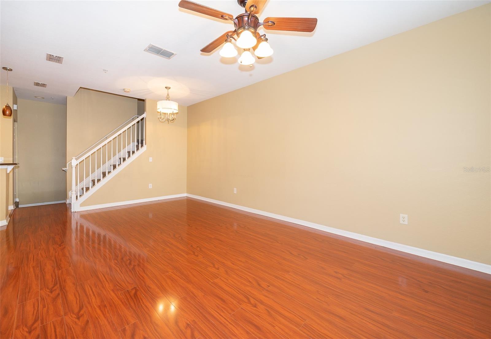 Image 14 of 29 For 2514 Grand Central Parkway 3