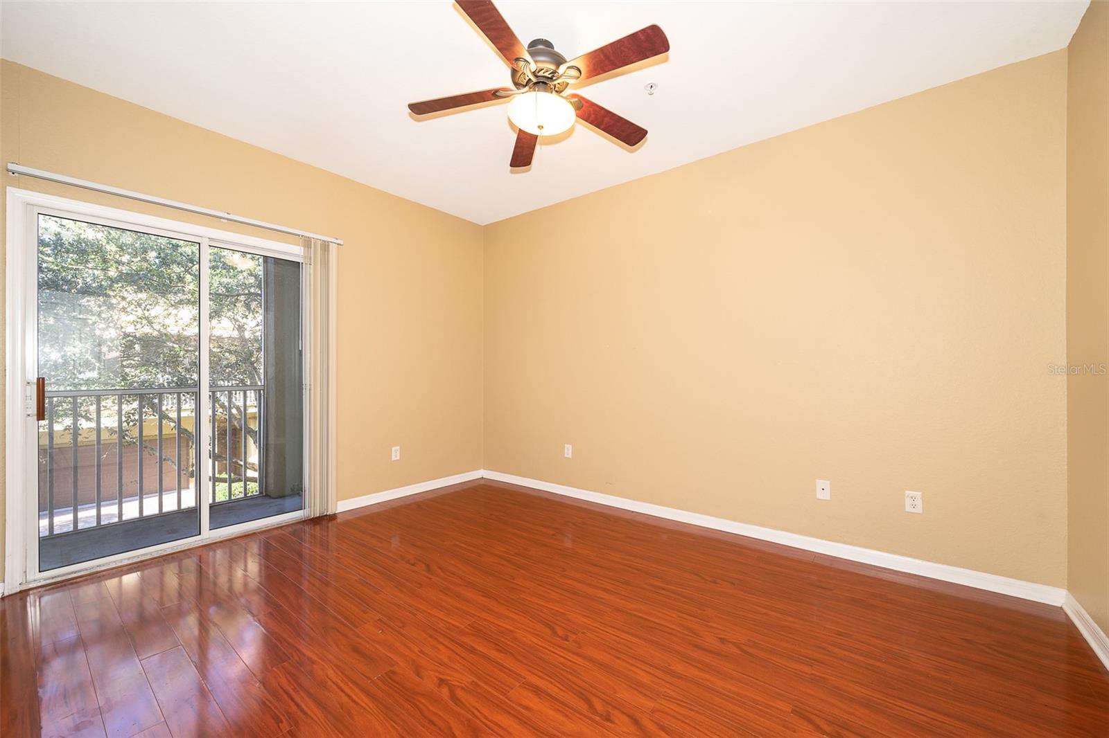 Image 16 of 29 For 2514 Grand Central Parkway 3