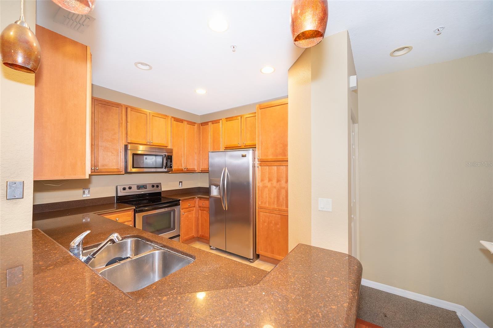 Image 9 of 29 For 2514 Grand Central Parkway 3