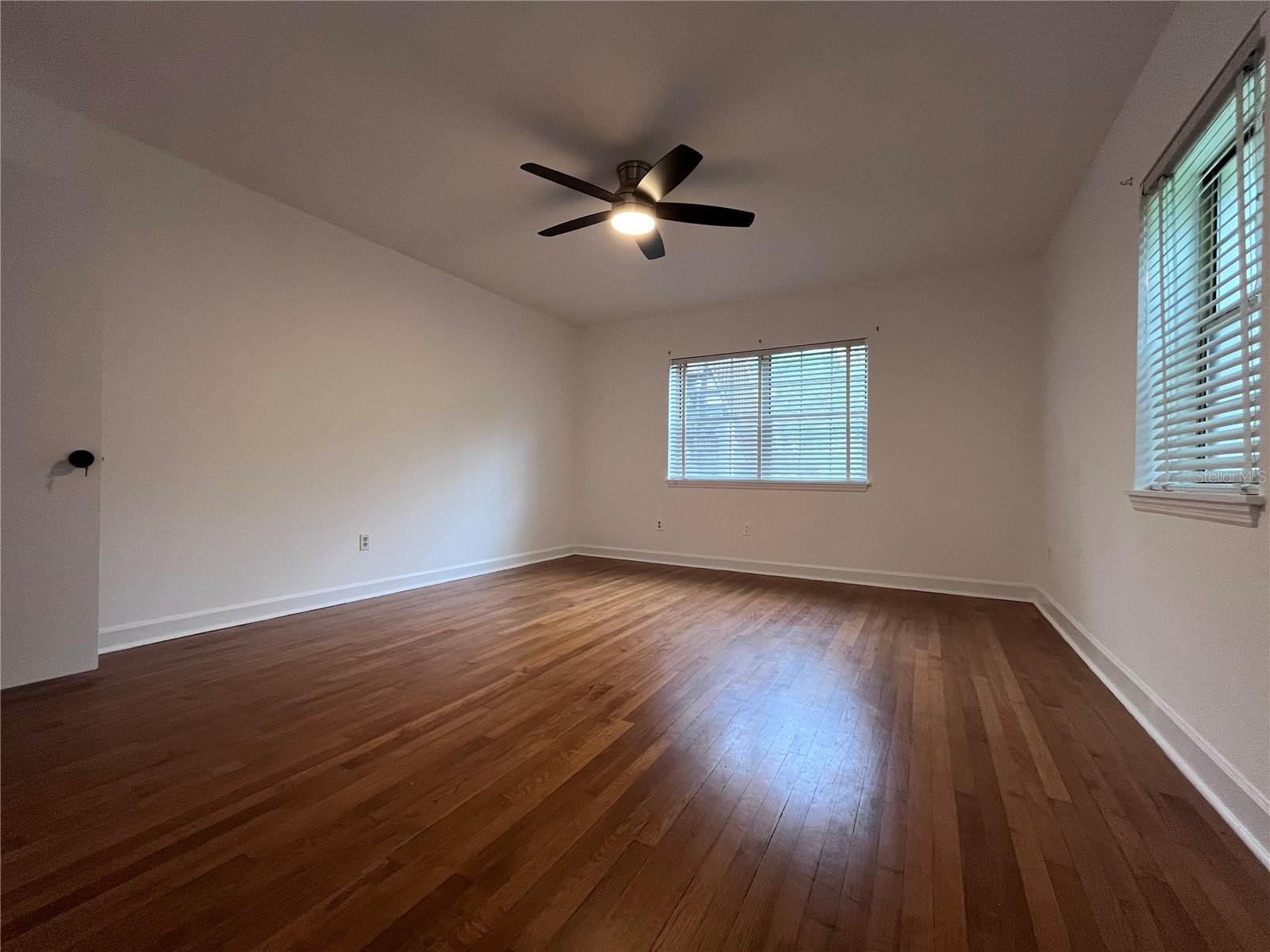 Image 11 of 27 For 1205 Mayfield Avenue