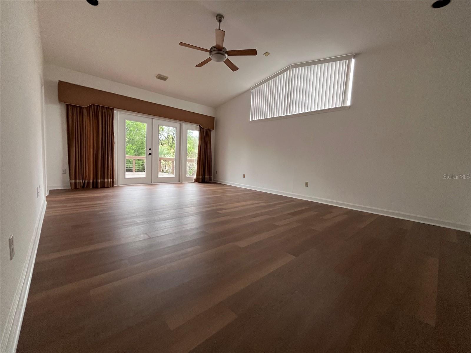 Image 15 of 27 For 1205 Mayfield Avenue