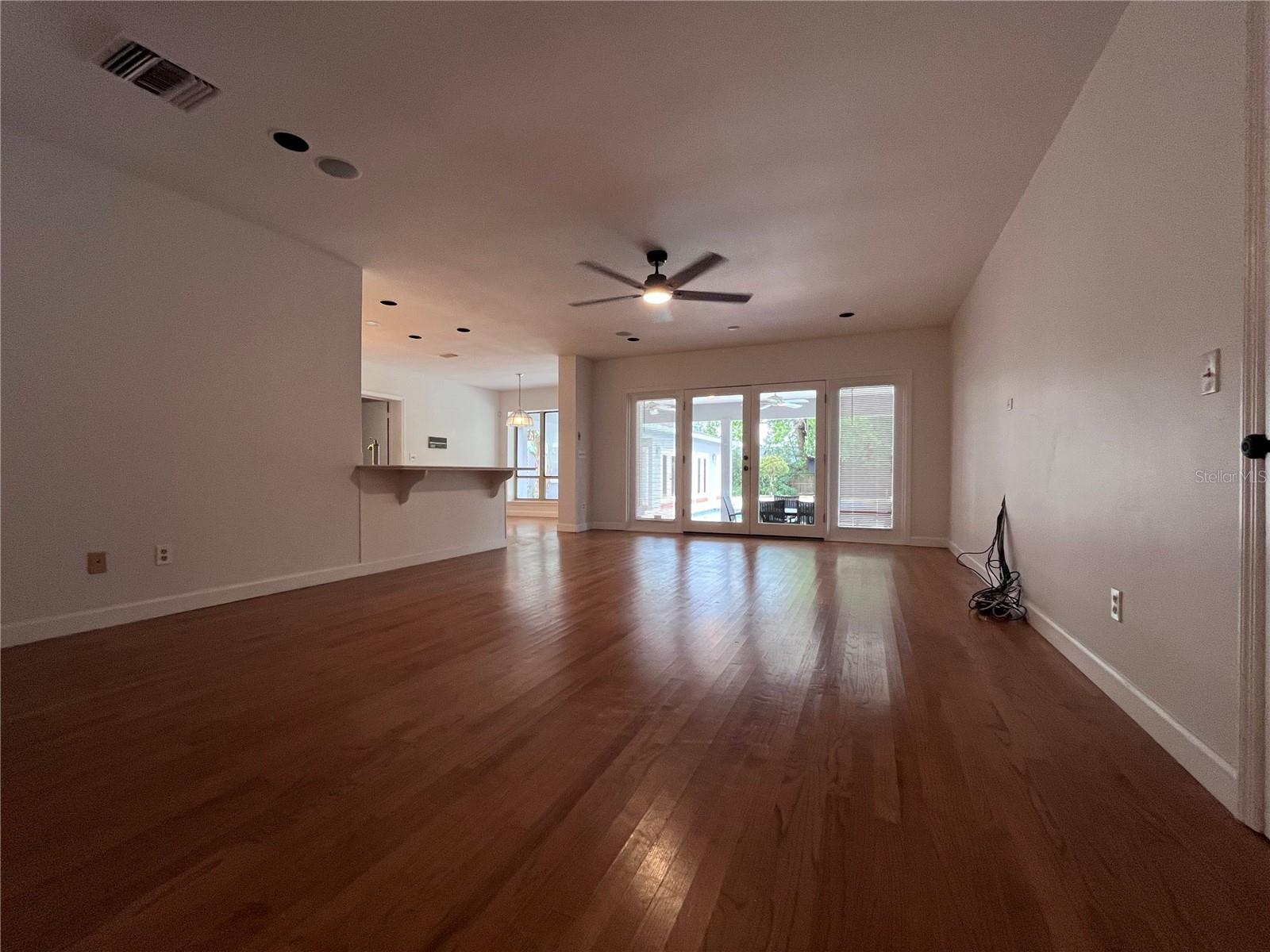 Image 5 of 27 For 1205 Mayfield Avenue