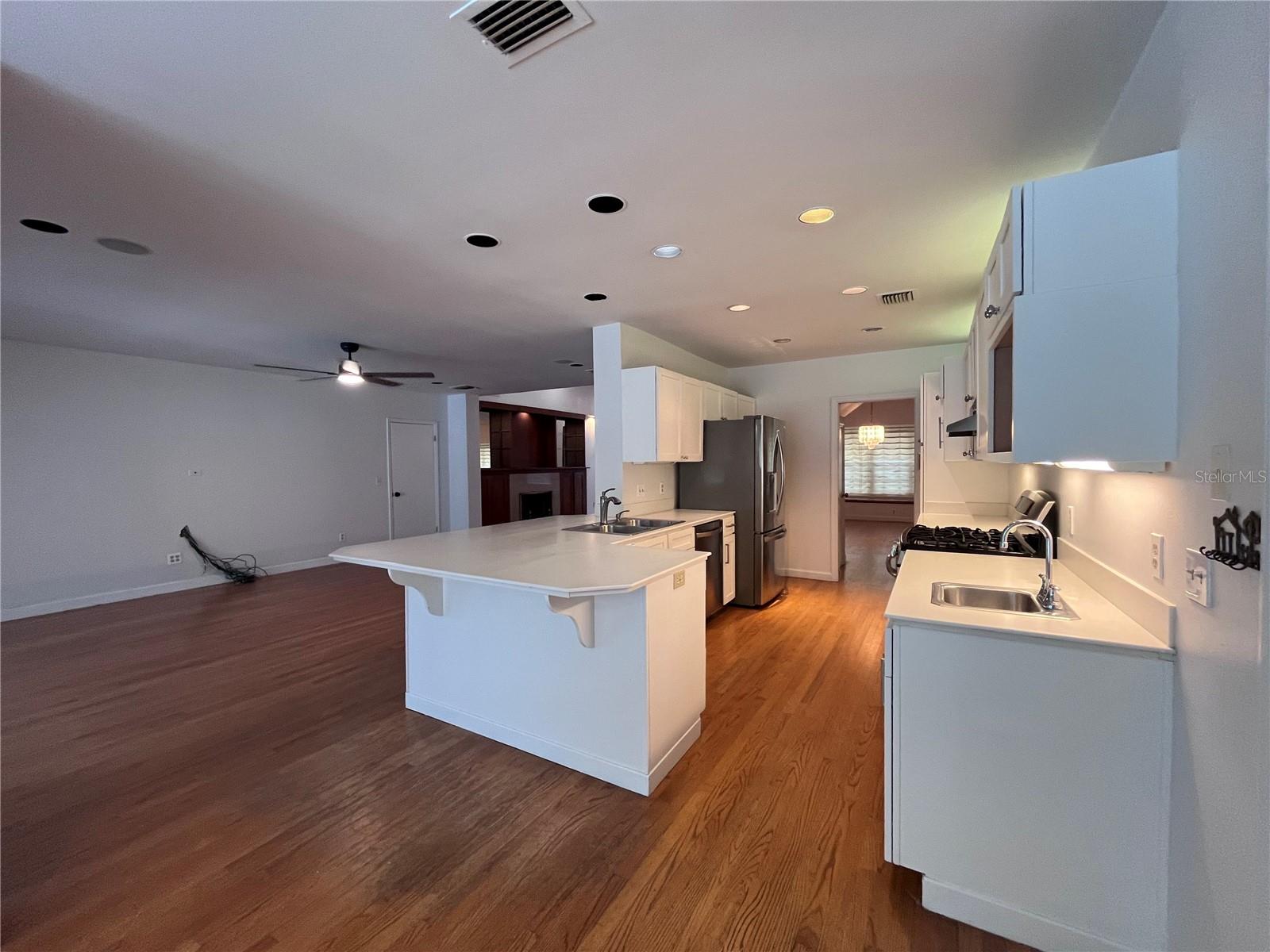 Image 6 of 27 For 1205 Mayfield Avenue