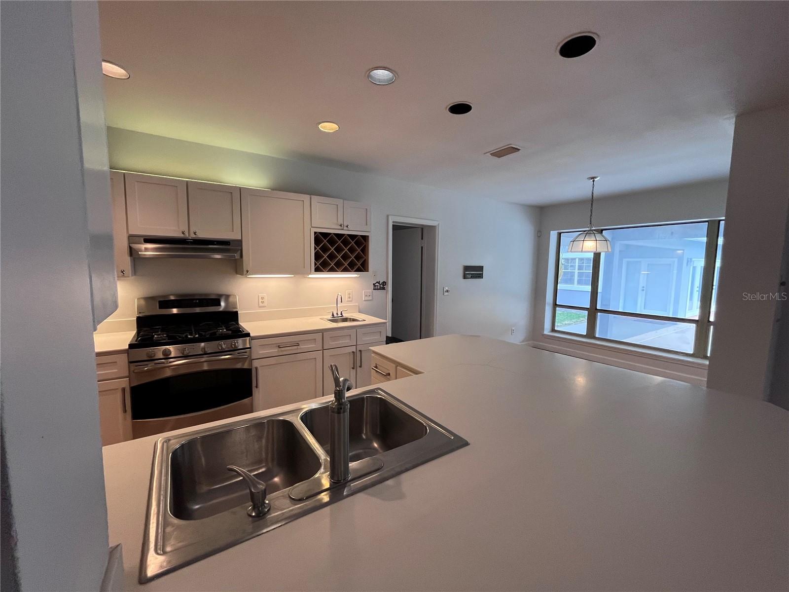 Image 7 of 27 For 1205 Mayfield Avenue