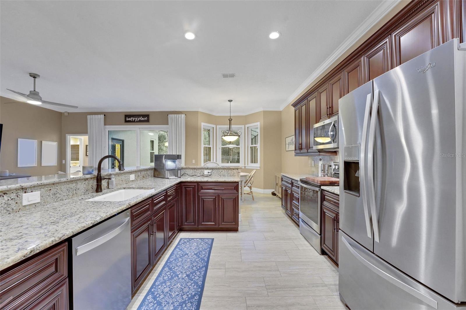 Image 15 of 32 For 816 Lakeworth Circle